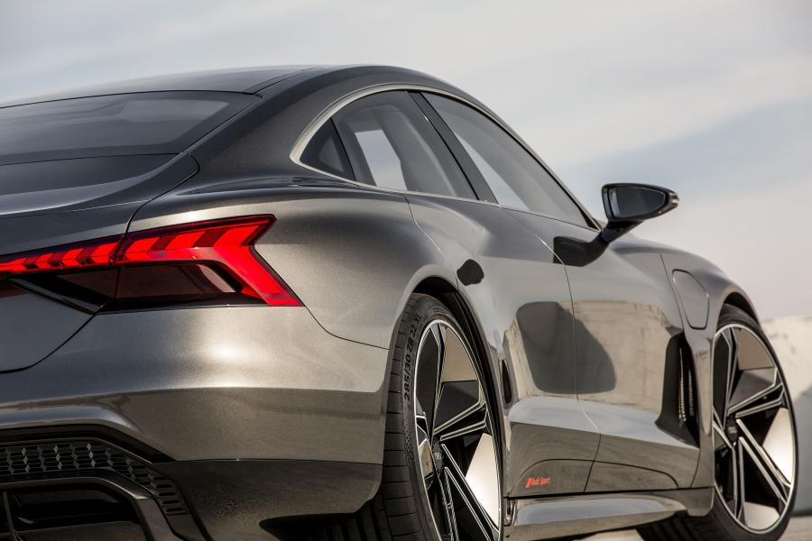 Детали экстерьера Audi e-tron GT Concept 2018 года  (фото 58 из 69)